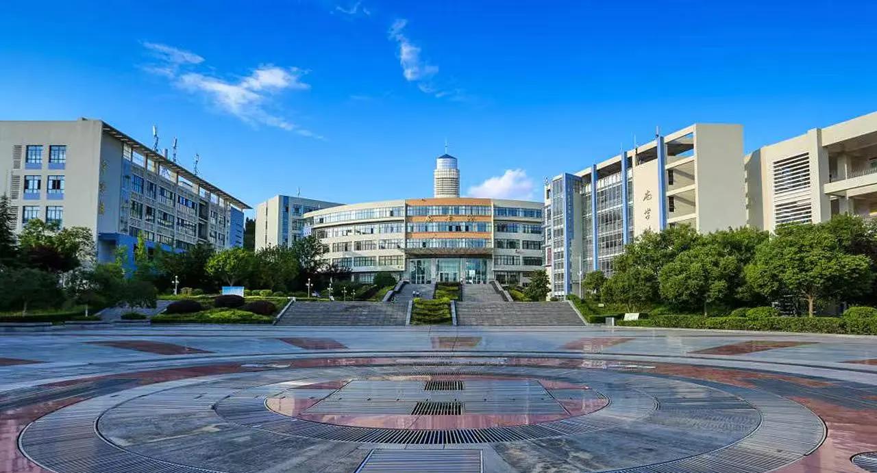 四川职业技术学院 美丽校园等你来探索